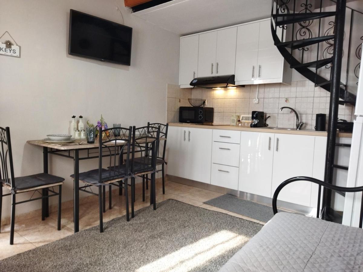 Christina'S House Apartment Alepou Bagian luar foto