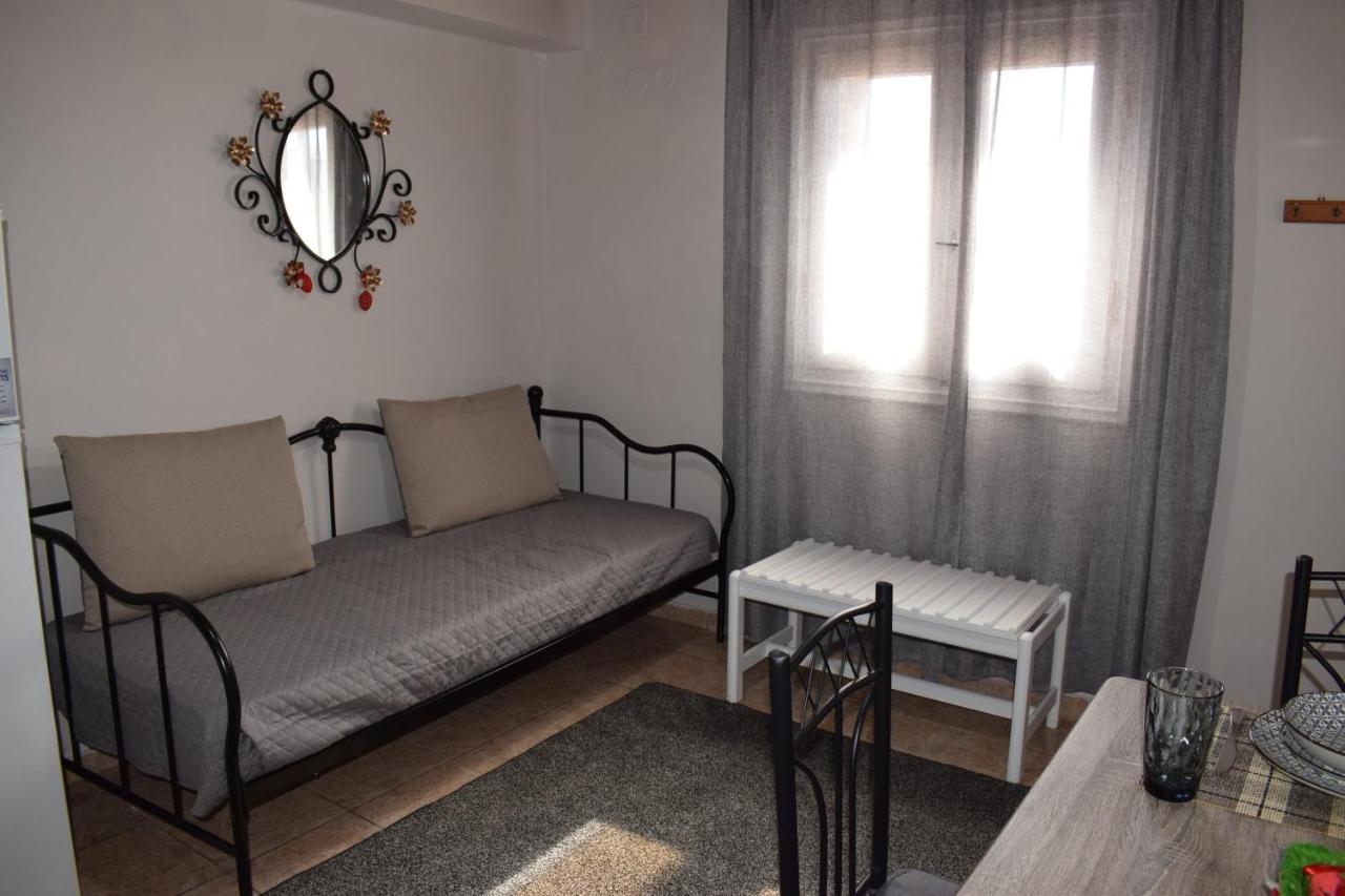 Christina'S House Apartment Alepou Bagian luar foto